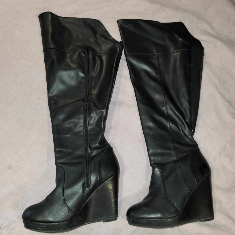 TORRID Black Zip Boots 8.5 Wide
